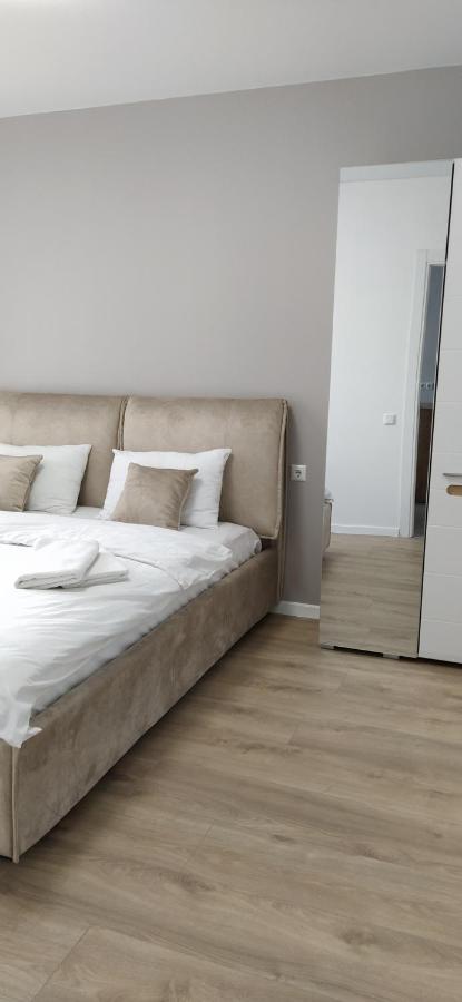 Vip Apartments On Avalon Lviv Bagian luar foto
