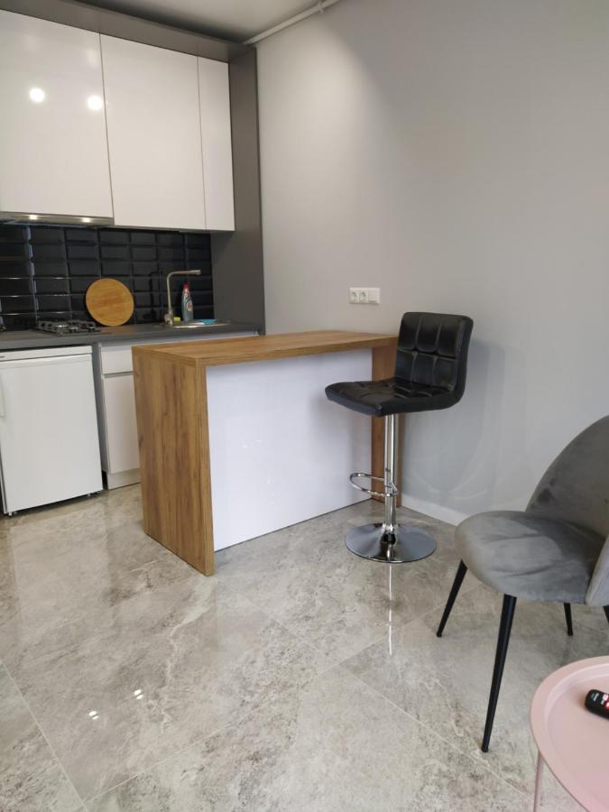 Vip Apartments On Avalon Lviv Bagian luar foto